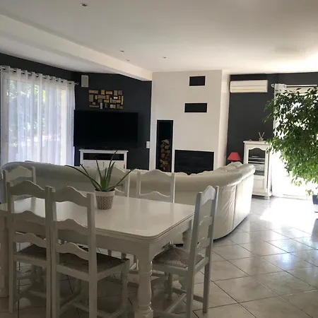 Villa A La Porte Des Landes