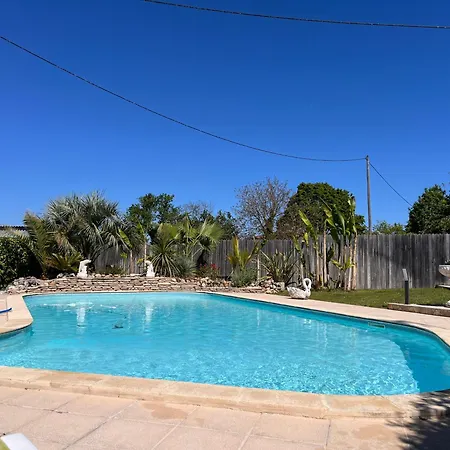 A La Porte Des Landes