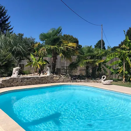 A La Porte Des Landes *