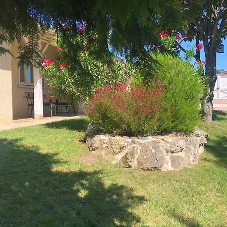 A La Porte Des Landes *
